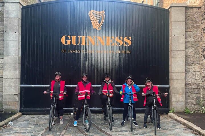Electric Bike Tour Through Historic Dublin: 2.5-Hour Guided City Ride