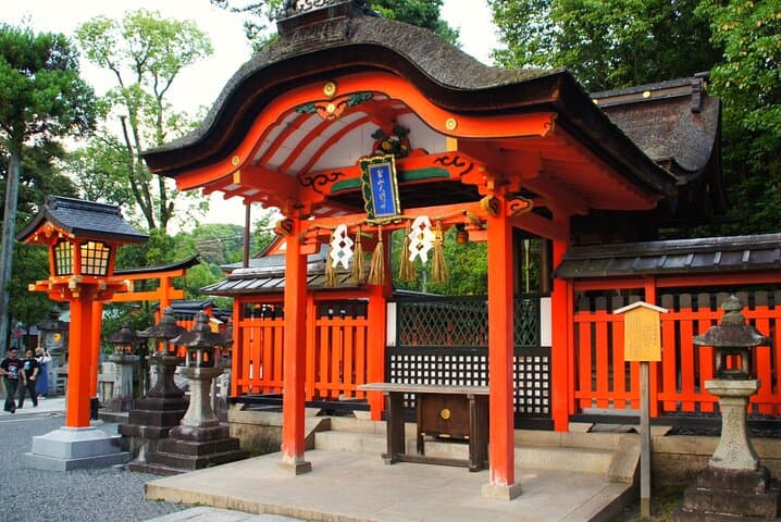 Walking the Thousand Gates: Guided Fushimi Inari Shrine Trail in Kyoto photo 4