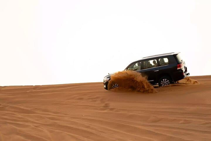 Ras Al Khaimah Desert Safari: Dune Bashing, BBQ Dinner & Cultural Show photo 4