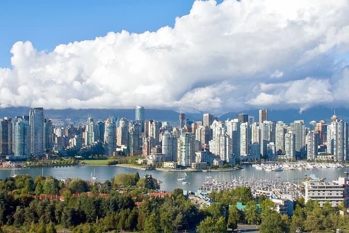 Vancouver to Seattle Private Guided Tour — 2-Day Itinerary, Highlights & Practical Tips
