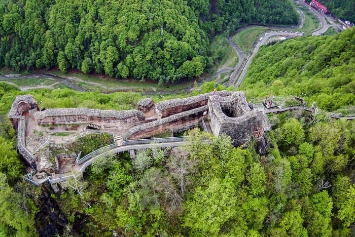 Dracula’s Legacy: Poenari Fortress & Curtea de Argeș Private Tour