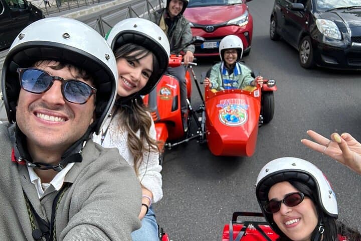 Golden Hour Vespa Sidecar Tour in Rome with Aperitivo photo 3