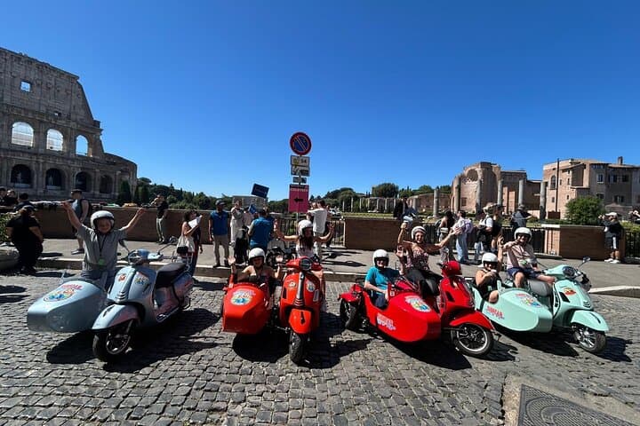 Vintage Vespa Sidecar Tour Through Rome’s Iconic Sights photo 6