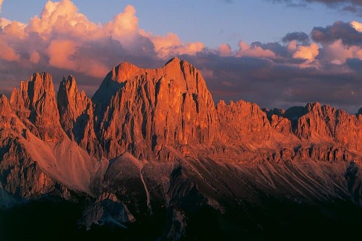 Guided Hike to the Three Peaks of Lavaredo and Misurina: A Dolomites Day Trek photo 5