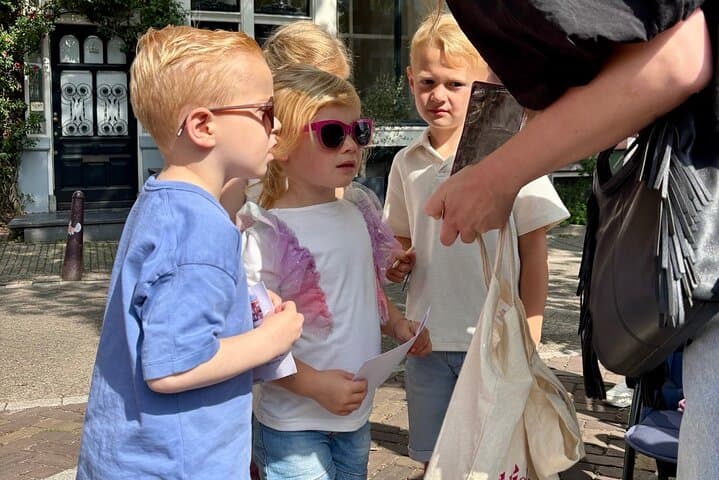 Private Kids Tour Amsterdam: Interactive Family Walking Treasure Hunt