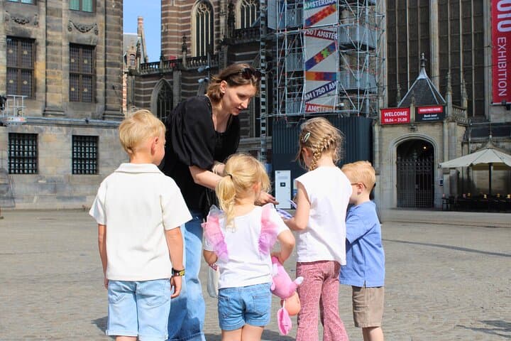 Private Kids Tour Amsterdam: Interactive Family Walking Treasure Hunt photo 2