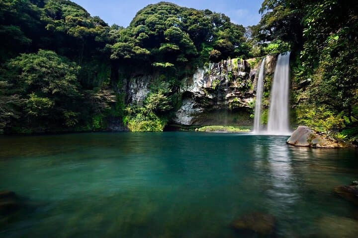 Jeju East & South One-Day Nature Tour: Sunrise Peak, Osulloc, Oedolgae & Cheonjiyeon photo 2