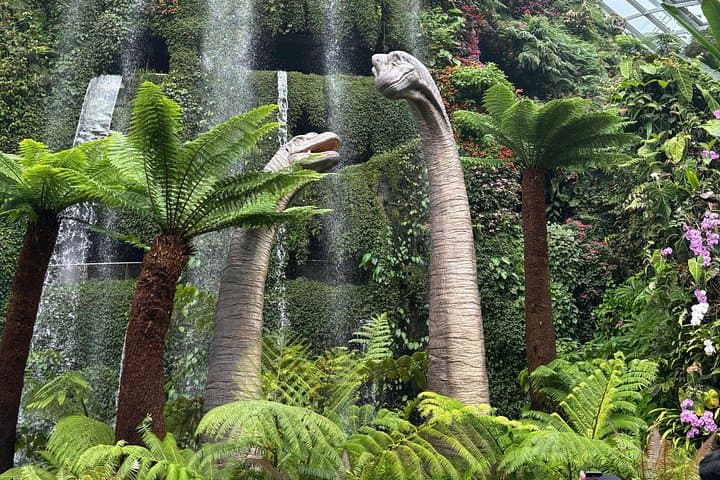 Morning Singapore City Tour: Merlion, Thian Hock Keng & Gardens by the Bay