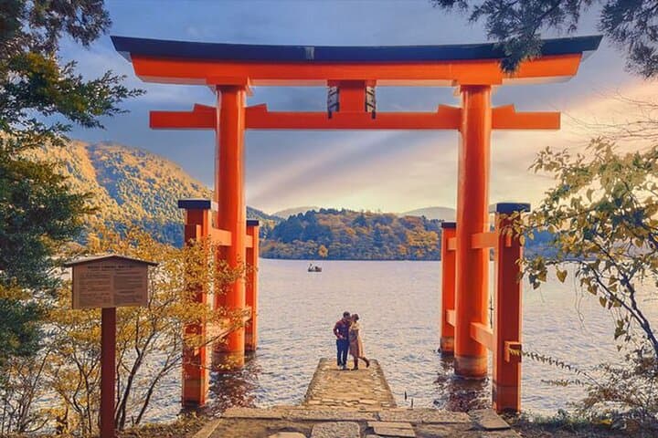 Mt. Fuji & Hakone One-Day Cultural Tour from Tokyo — Private Guide, Ropeway & Lake Cruise photo 3
