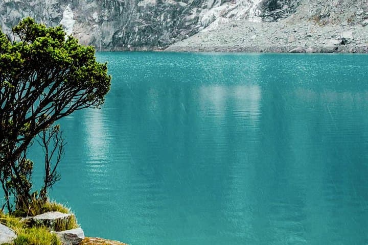 Laguna 69 Day Trek from Huaraz: Turquoise Lake & Chacraraju Views