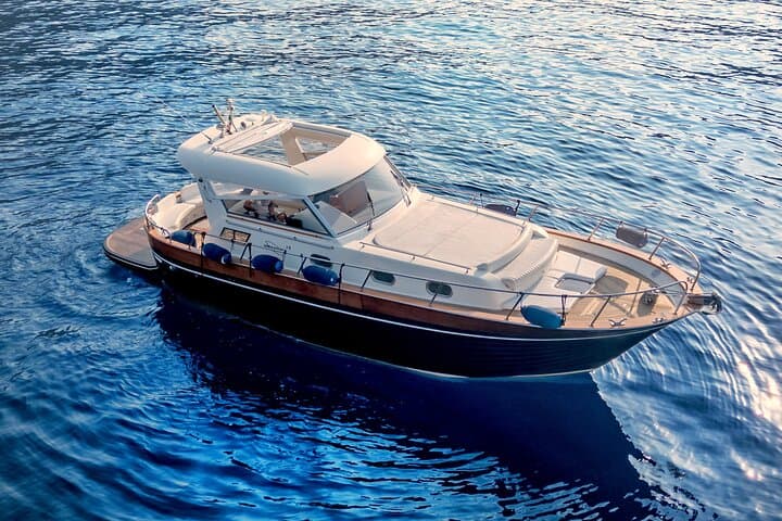 Private Capri and Amalfi Coast Boat Tour from Sorrento — Full-Day Charter