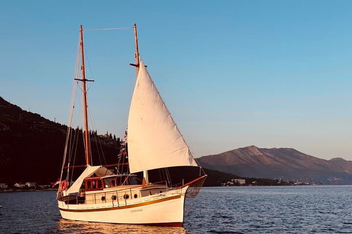 Half-Day Traditional Boat Tour Around Korčula & Badija photo 4
