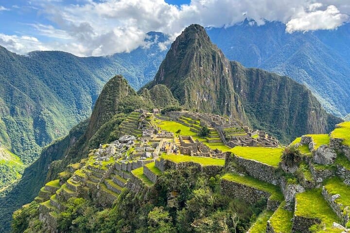 Sacred Valley, Machu Picchu & Rainbow Mountain: 6-Day Culinary and Trekking Tour