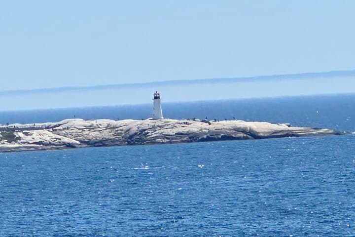 South Shore Highlights: Peggy’s Cove, Mahone Bay, Lunenburg & Ovens Natural Park Day Tour