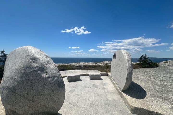 South Shore Highlights: Peggy’s Cove, Mahone Bay, Lunenburg & Ovens Natural Park Day Tour photo 6