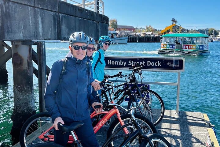 Stanley Park & Vancouver Bike Tour — 4-Hour City Highlights photo 3