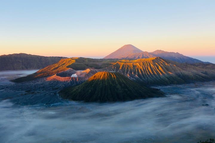 East Java Adventure: De Djawatan Moss Forest, Ijen Blue Fire, Bromo Sunrise & Tumpak Sewu 4-Day Tour