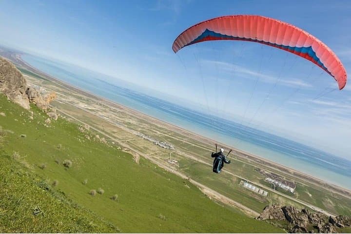 Tandem Paragliding Over Beshbarmag Mountain — Flights from Baku