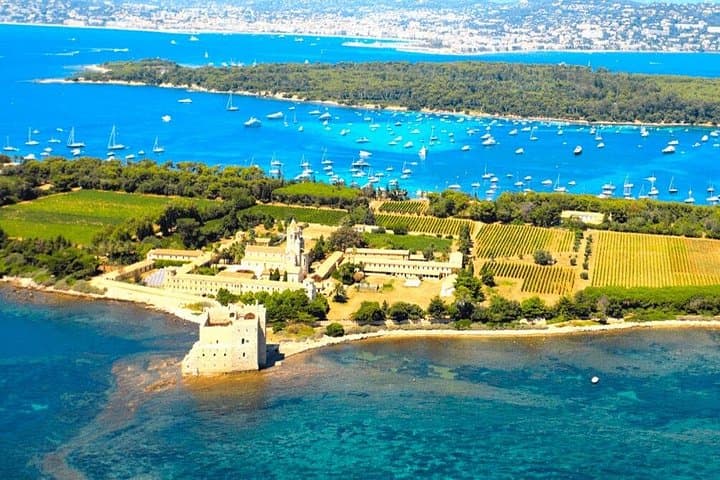 Private Boat Cruise to the Lérins Islands and Théoule from Mandelieu photo 2