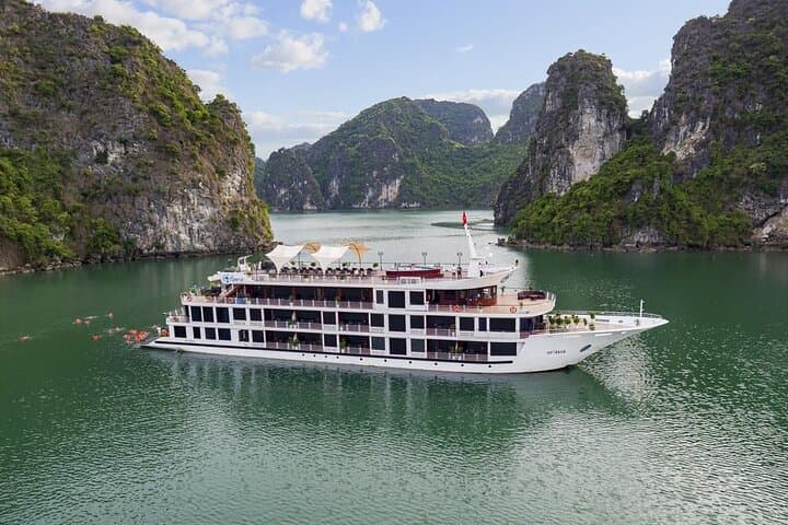 Aspira 2-Day Cruise: Explore Ha Long & Lan Ha Bay's Limestone Labyrinth