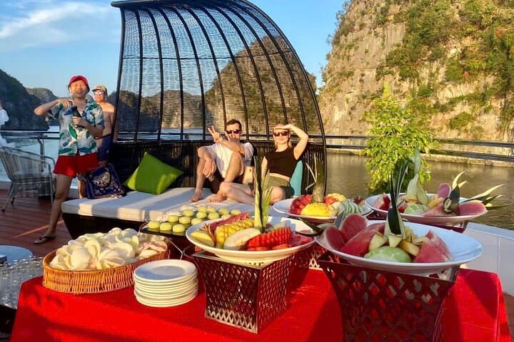 Lan Ha Bay Sunset Cruise from Cat Ba — Luxury Boat, Kayaking & Jacuzzi photo 4
