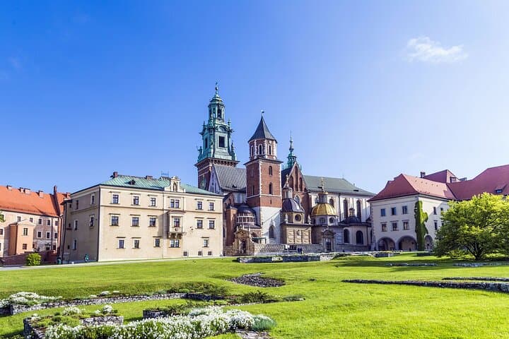Self-Guided Audio Tour of Wawel Hill: History, Views & Practical Tips photo 2