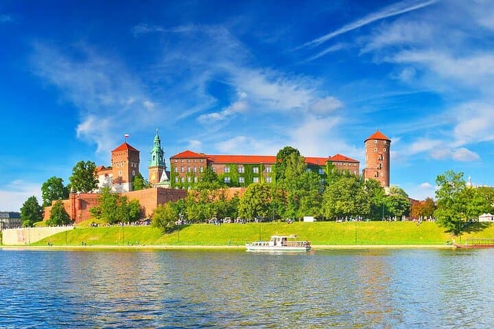 Self-Guided Audio Tour of Wawel Hill: History, Views & Practical Tips photo 4