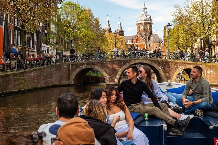 Open Boat Canal Cruise in Amsterdam Old City Centre — Eco Electric Canals photo 2