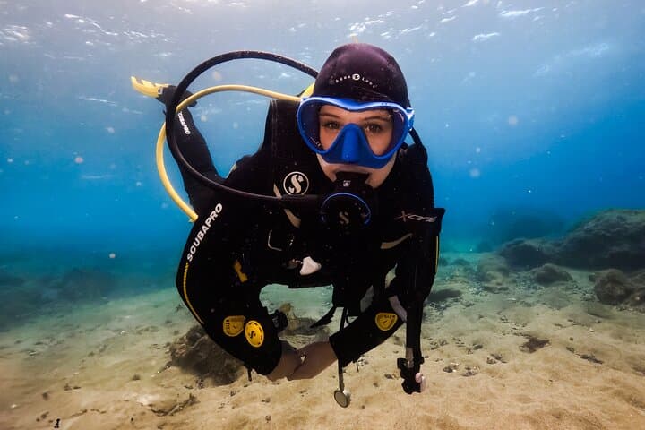 Beginner Scuba Diving in Lanzarote: 2 Guided Dives from Costa Teguise