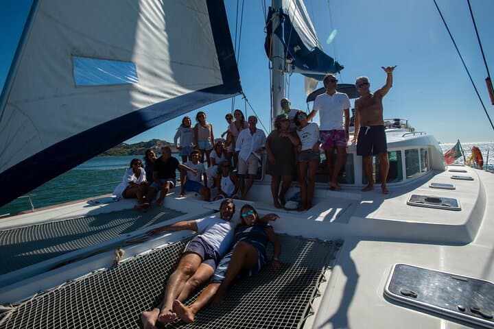 Lisbon Tagus Catamaran Cruise — 2-Hour Sightseeing Sail with Drinks