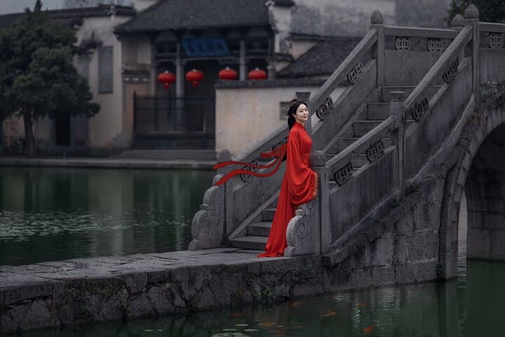 3-Day Private Huangshan & Hongcun: Hanfu Photoshoot, Cable Car Peaks and Ancient Villages photo 4