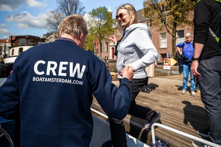 Amsterdam Canal Cruise from Central Station with Open Bar photo 2