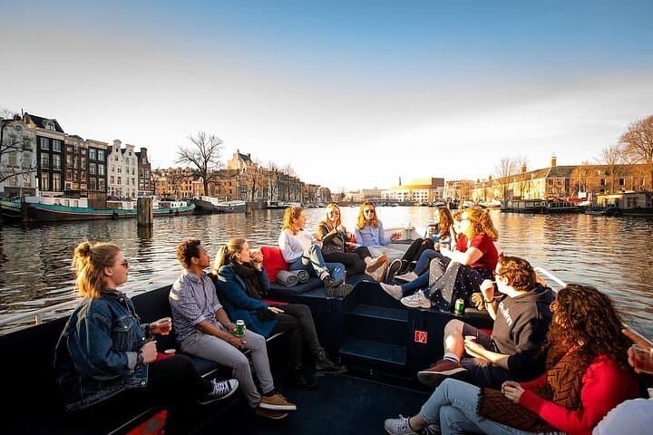 Amsterdam Sunset Canal Cruise: Live Guide & Open Bar Experience