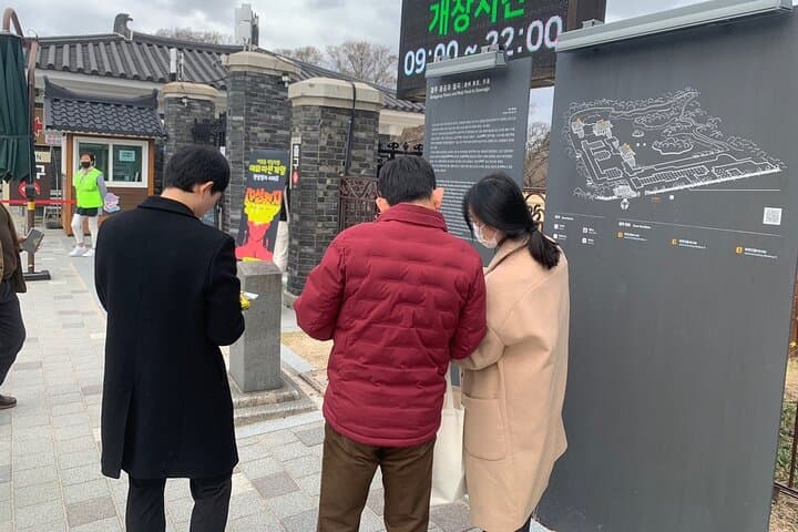 Explore Gyeongju: Interactive Storytelling at Donggung Palace & Wolji Pond