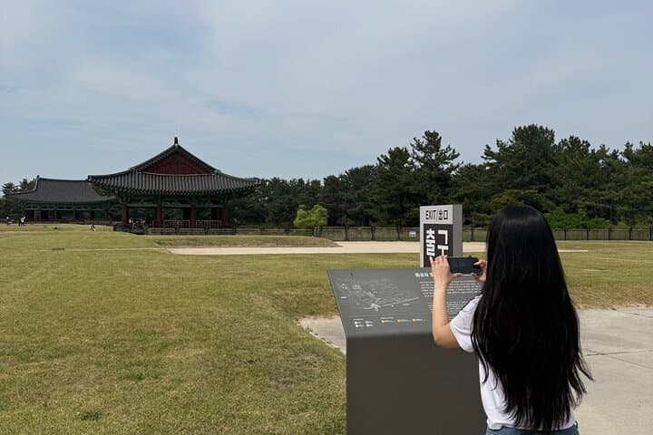 Explore Gyeongju: Interactive Storytelling at Donggung Palace & Wolji Pond photo 2