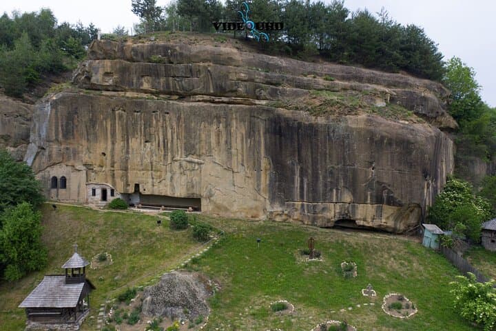 Transfăgărășan Bear Safari and Ancient Rock Church Day Tour from Bucharest photo 4