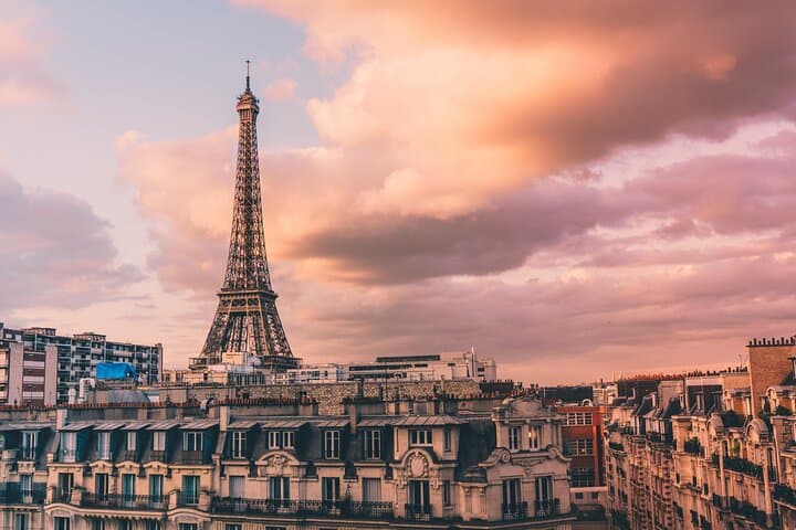 Explore Paris in a Vintage Van: Private Retro Tour of Paris Landmarks
