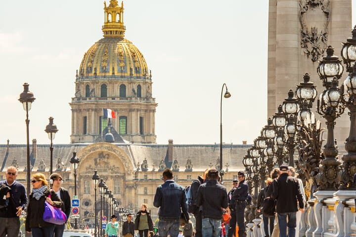 Explore Paris in a Vintage Van: Private Retro Tour of Paris Landmarks photo 3