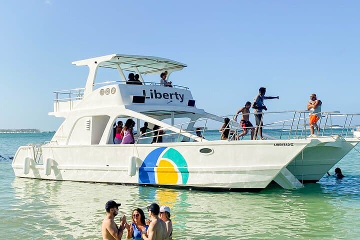 Private Catamaran Cruise in Punta Cana: Snorkeling and Natural Pool Adventure photo 4