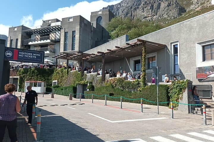 Table Mountain Cable Car: Half-Day Summit Experience, Views & Walking Trails photo 2