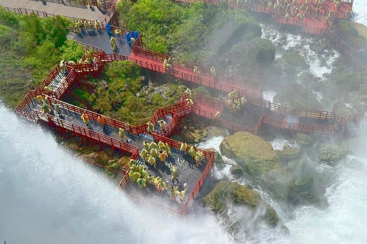 Maid of the Mist & Cave of the Winds Express: Niagara Falls Splash-and-Dash Morning Tour photo 5
