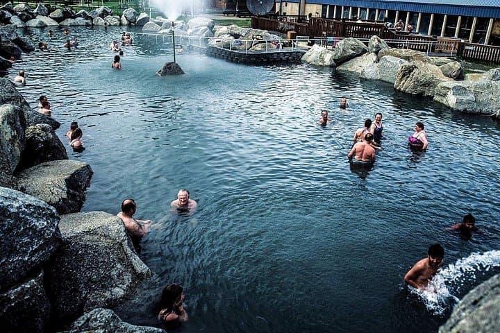 Private Shuttle to Chena Hot Springs: Flexible Transfers from Fairbanks for Aurora & Hot Pools photo 1