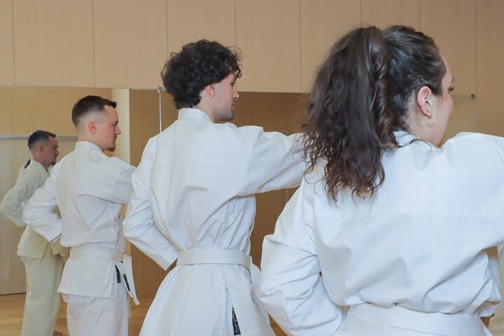 Tokyo Karate Dojo Experience at Soshikan — Beginner Training and Post-Class Sake photo 4