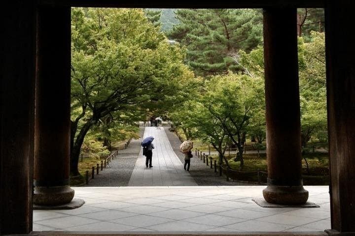 Peaceful Kyoto Walking Tour: Philosopher's Path, Ginkakuji & Zen Gardens photo 2