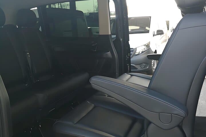 Sea-Tac Private Airport Transfer: Seamless Pickup from SEA to Seattle Area Hotels photo 5