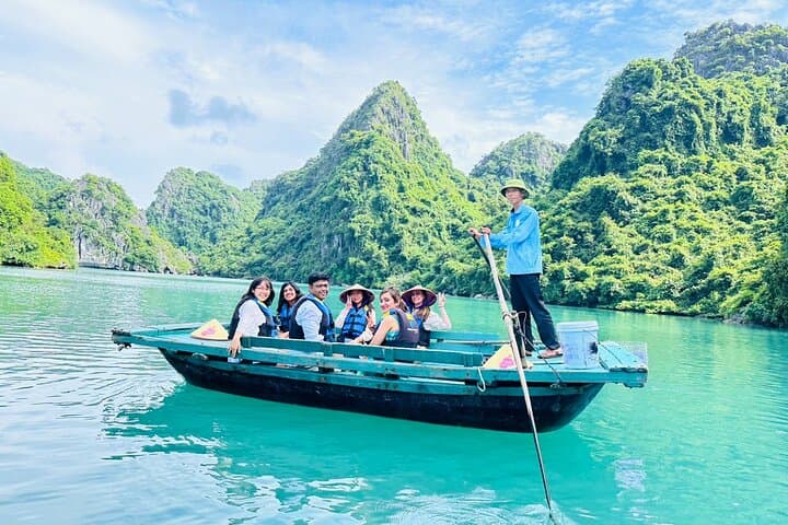 Sail Jade Sails: Luxury Day Cruise Through Ha Long & Lan Ha Bay photo 6