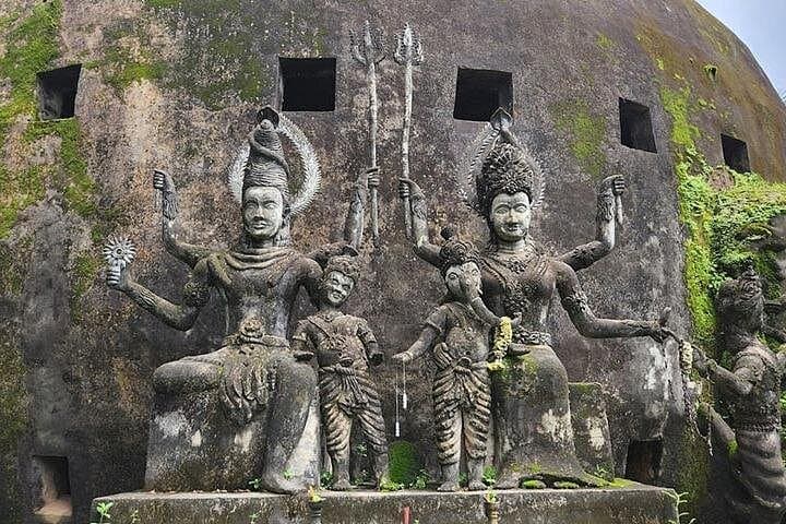 Vientiane in a Day: Private Tour to Buddha Park, Pha That Luang & Wat Si Saket photo 2