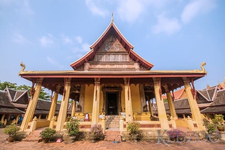 Vientiane Highlights: Wat Sisaket, Pha That Luang & Buddha Park Day Tour photo 3