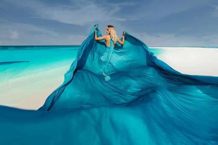 Flying Dress Photoshoot Dubai: Desert, Beach & Skyline Editorial Session photo 3