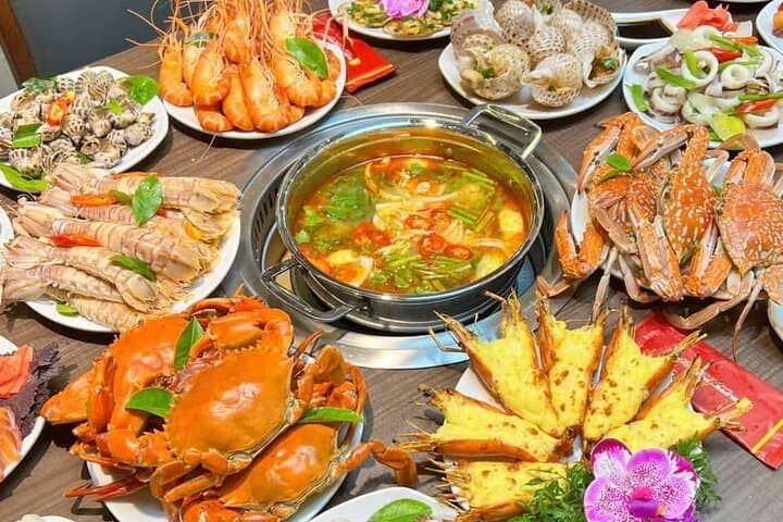 Da Nang Full-Day Sightseeing Tour: Marble Mountains, Hai Van Pass & Seafood Buffet